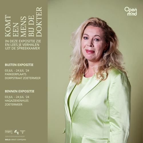Komt een mens bij de dokter. In deze expositie zie en lees je verhalen uit de spreekkamer. Buiten expositie: 3-24 juli 2024, Parkeerplaats Dorpstraat Zoetermeer. Binnen expositie: 3-24 juli 2024, Hagaziekenhuis Zoetermeer.